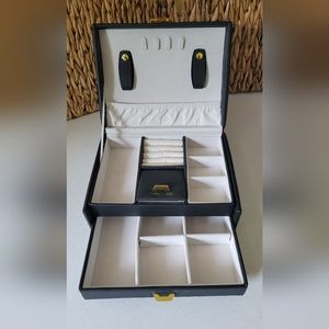 GUC Origami Owl Jewelry Box